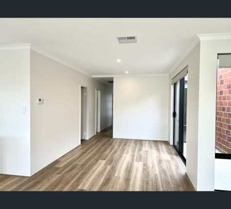 45 Lycaste Parade, Treeby, WA 6164 - Photo 4