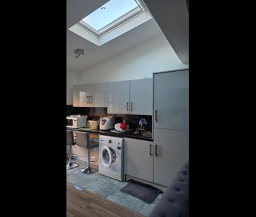 Room in a Shared House, Stirling Road, E17 - Photo 4