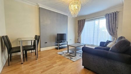 Bowes Road, W3, Acton - Photo 2