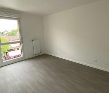 Location Appartement 2 pièces 38m² CLICHY SOUS BOIS 93390 - Photo 4