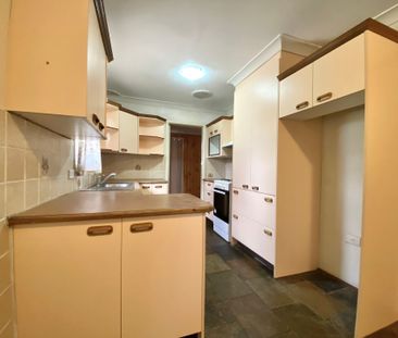 PERFECT FAMILY HOME! WITH 1 BEDROOM STUDIO - Photo 5