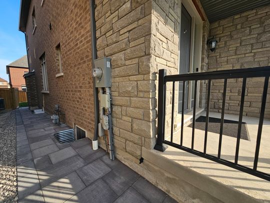 For Lease - 35 Beasley Street Unit# Lower, Whitby, Ontario - Photo 1