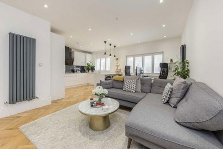 2 bedroom flat to rent - Photo 2