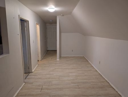 For Lease - 276 Hamilton Road Unit# UPPER, London East, Ontario - Photo 3