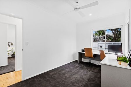 Beautifully Renovated Weatherboard Home - Photo 4