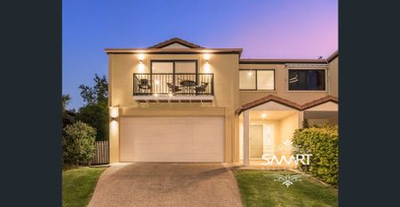 Immaculate Duplex , Close to the Broadwater! - Photo 5