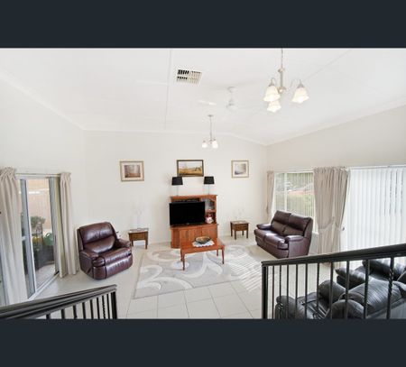 9 Thomson Place, Gunnedah, NSW 2380 - Photo 4