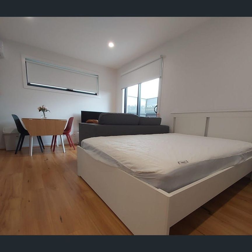 Modern Fully Furnished Room with Private Kitchenette – All Utilities Included - Photo 1