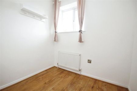 4 bedroom terraced house to rent - Photo 4