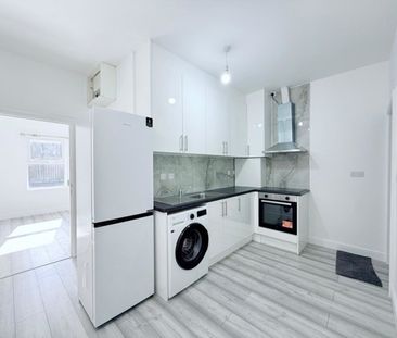 1 bed Apartment for Rent - Photo 2