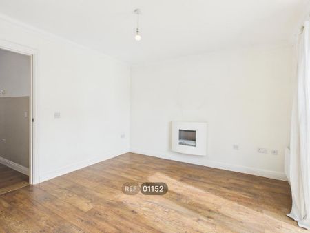 3 bedroom terraced house to rent - Photo 2