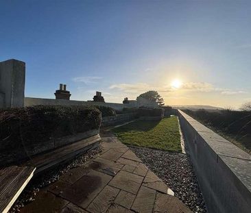 Golden Hill, PO40 - Photo 2