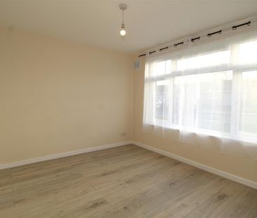 2 Bedroom Maisonette - Garden To Let - Photo 6