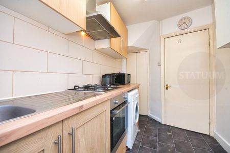 3 bedroom terraced house to rent - Photo 4