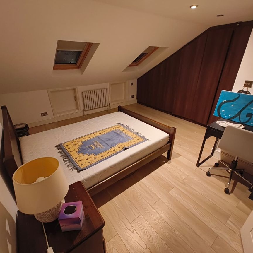 Room in a Shared House, St. Georges Avenue, E7 - Photo 1