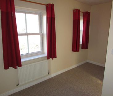 2 bedroom semi-detached house to rent - Photo 2