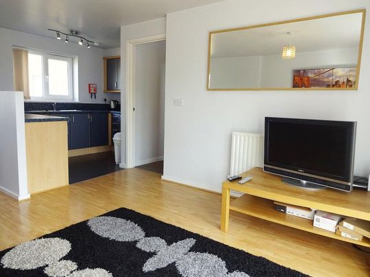 3 bedroom flat to rent - Photo 1