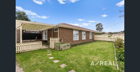 Family Living in a Prime Bundoora Location - Photo 4