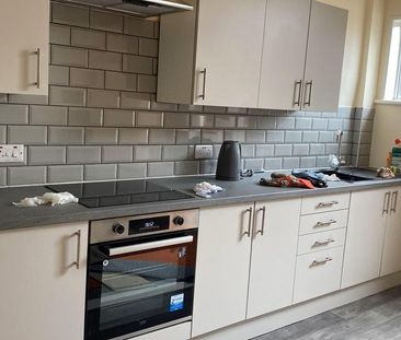 3 bedroom terraced house to rent - Photo 2
