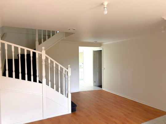 Spacious Townhouse / Freshly Painted - Photo 1