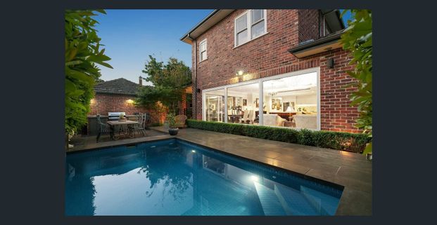 Enchantingly Art Deco - Photo 1