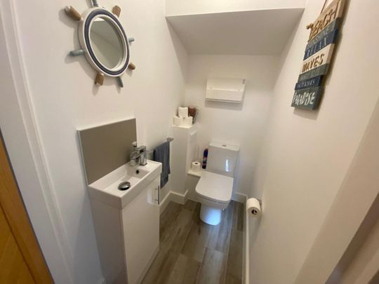 2 bedroom House To Let - Photo 1