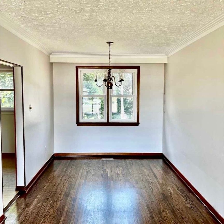 For Lease - 462 Tennyson Drive, Oakville, Ontario - Photo 1