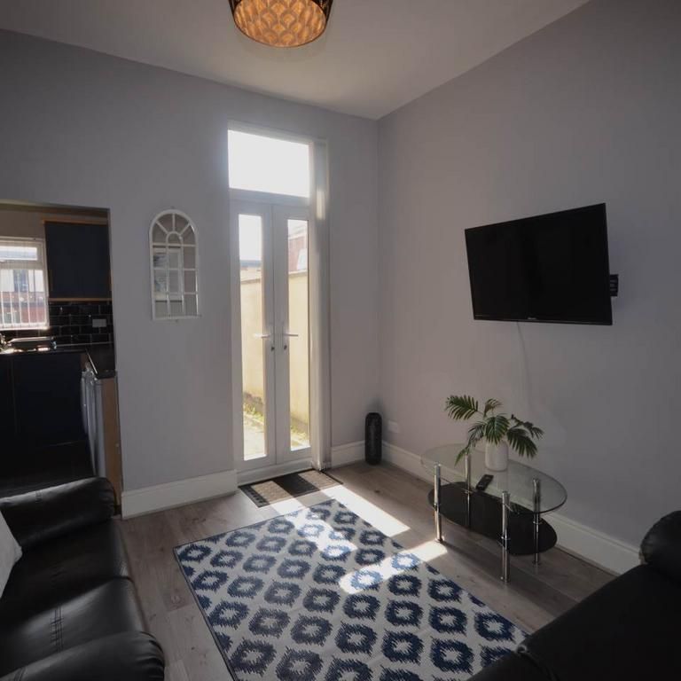 3 bedroom house share to rent - Photo 1