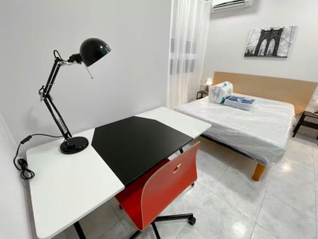 Gran Via de les Germanies, Valencia, Valencian Community 46006 - Photo 5