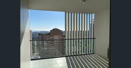 Modern 2 bedroom apartment in the heart of Bondi Junction - Photo 5