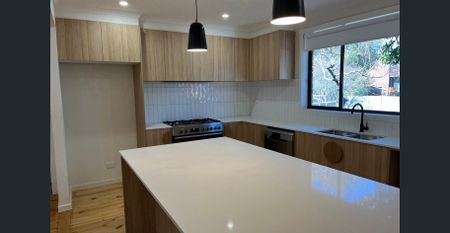 BEAUTIFULLY RENOVATED HOME - HEART OF TULLAMARINE! - Photo 5