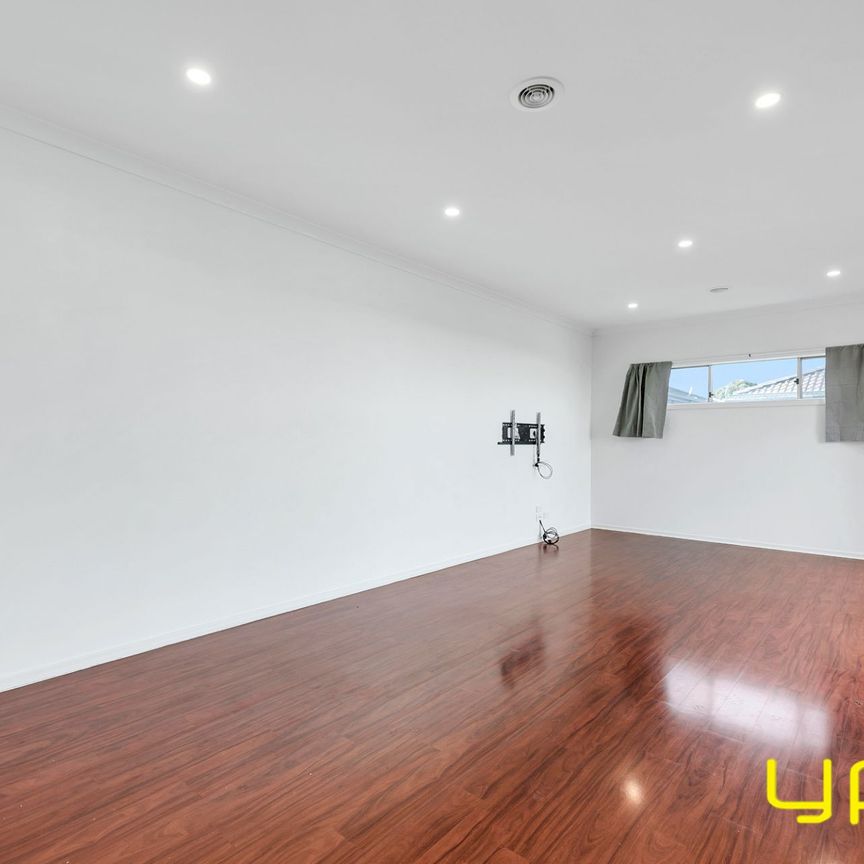 Stylishly & Packed with Surprises! - Photo 1