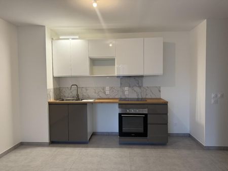 Location Appartement 2 pièces 48m² THONON LES BAINS 74200 - Photo 4