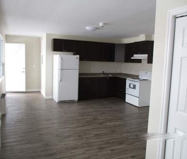 Queenstown Residence | 844 Queen Street East, Sault Ste. Marie - Photo 1