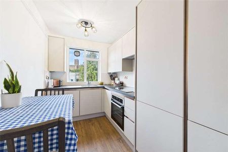 Madrid Road, Guildford, Berkshire, GU2 - Photo 3