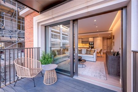 A newly built 3 bedroom apartment available furnished or unfurnished. The building has a plethora of amenities including a cinema, 24 hour concierge, swimming pool and gym. - Photo 5