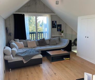 Moderne Dach-Maisonettewohnung mit Charme an ruhiger Lage - Photo 1