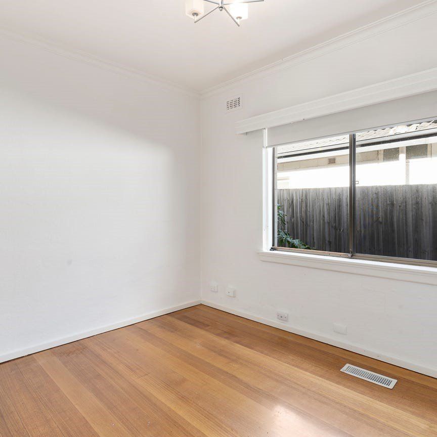 10 Fiddes Street, Moorabbin - Photo 1