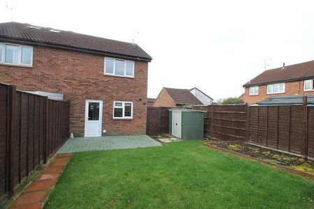 2 bed semi-detached house to rent in Scott Close, Taunton, TA2 - Photo 3