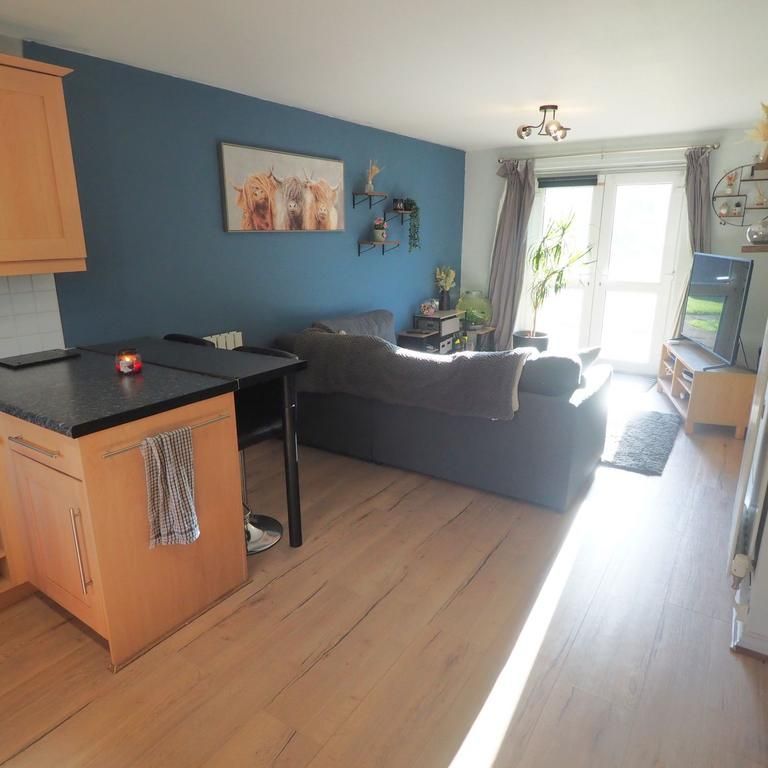 2 bedroom apartment to rent - Photo 1