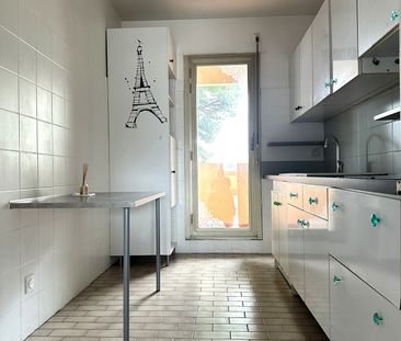 Location Appartement 4 pièces 87m² MARSEILLE 8ème - Photo 4