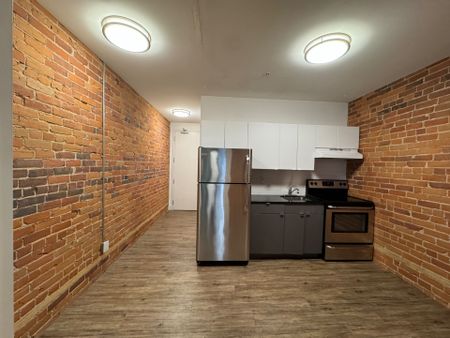 For Lease - 2870 Dundas Street Unit# 213, Toronto, Ontario - Photo 3