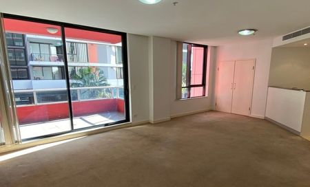 Stunning One Bedroom Apartment in Wolli Creek - Photo 5