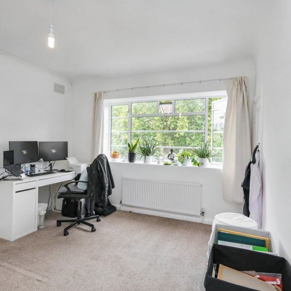 Claremont Road, Surbiton, KT6 - Photo 1