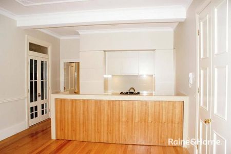 Grand Country Home - Photo 5