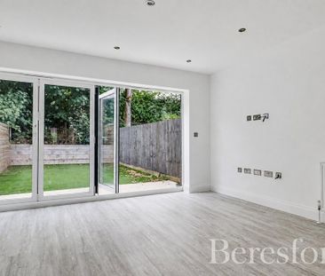 4 bedroom terraced house to rent - Photo 3