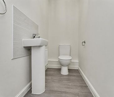 4 bedroom terraced house to rent - Photo 1