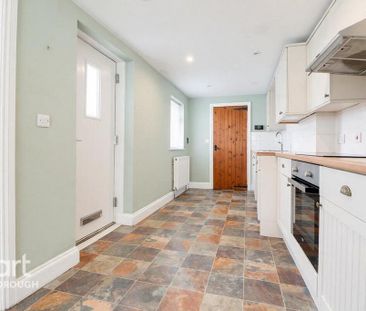 3 bedroom semi-detached house to rent - Photo 6