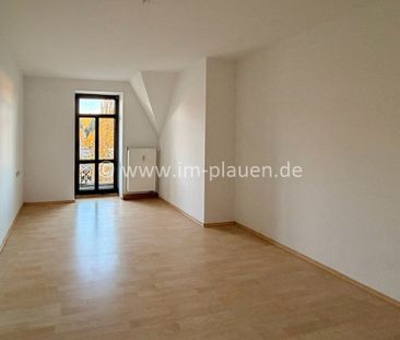 Plauen-Neundorf: 2-Zimmer-Dachgeschosswohnung mit Balkon + Stellplatz - Photo 2