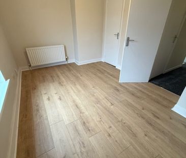 23 Parkgate Parade, Sydenham , BELFAST, BT4 1ET - Photo 1